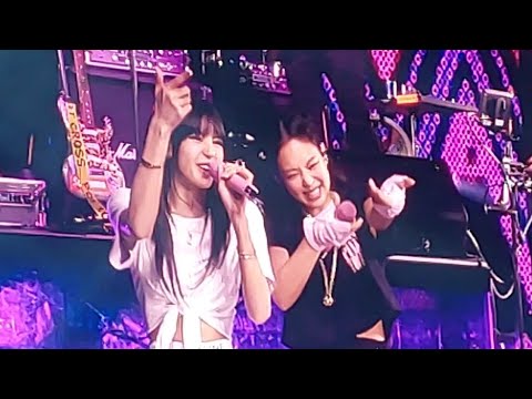 BLACKPINK - BOOMBAYAH 붐바야 (Fan Request)(Live) (Accor Arena, Paris Day 2, Born Pink Tour, 12/12/2022)