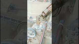 Very hard work jaw Crusher Pakistan #ytshorts #rockcrusher  #stonecrusher #knucks #ytindustries