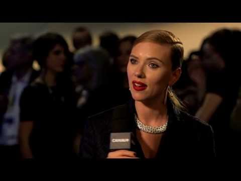 Vidéo: Scarlett Johansson a parlé de la monogamie