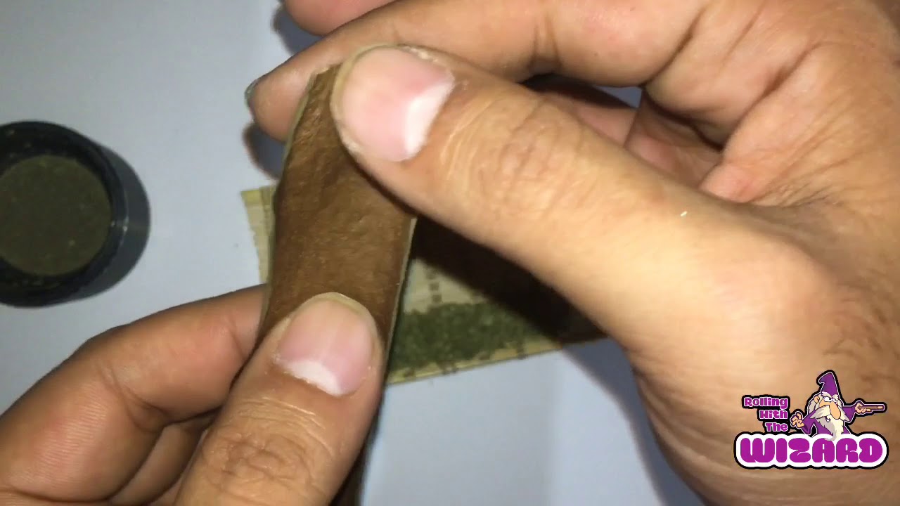 How to use a Raw Rolling Mat when rolling a blunt (Show Cigarillos Edition)
