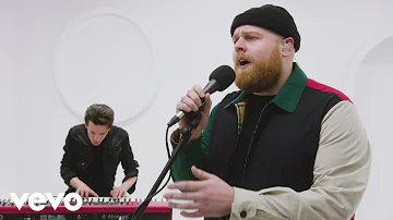 Tom Walker - Fade Away (Official Performance)