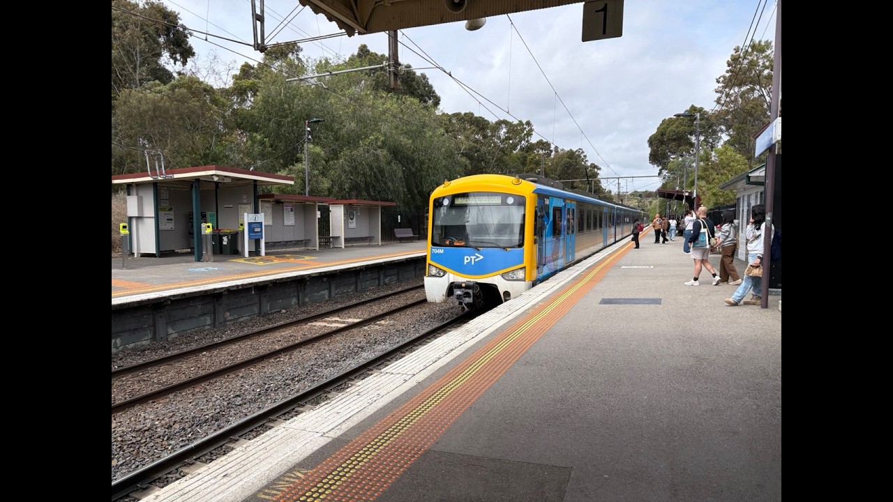 Upfield Line on Flinders Street Viaduct || Melbourne Siemens Nexas || 31/12/2025