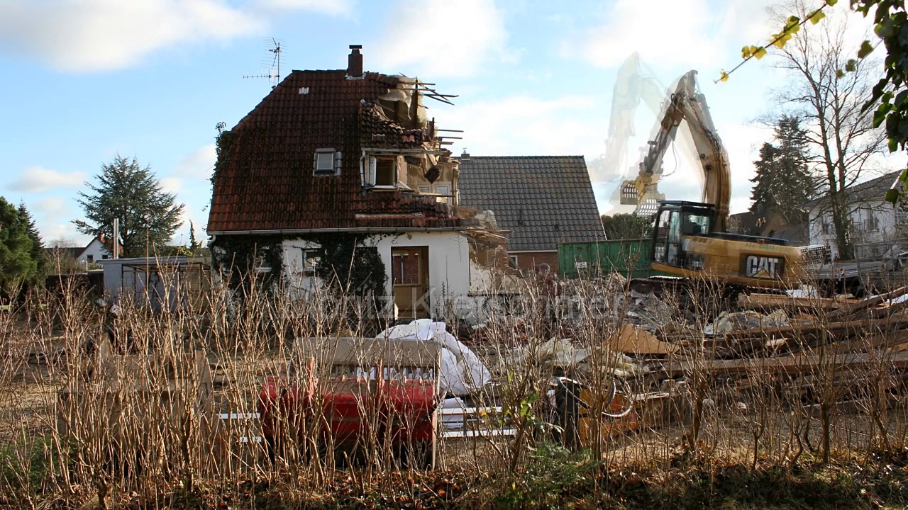 Abbruch Einfamilienhaus im Zeitraffer (720p, Intervall 5 Sekunden)