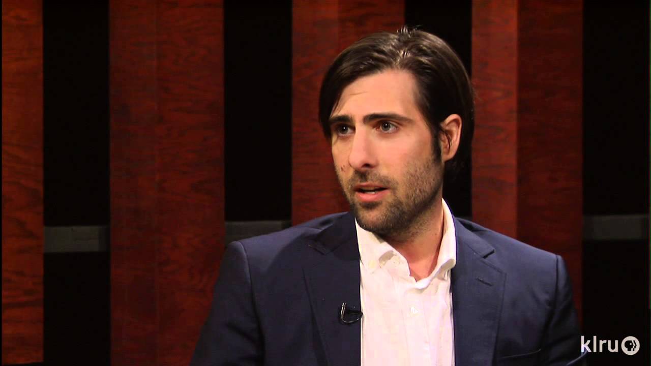 Jason Schwartzman explains the plot of Grand Budapest Hotel
