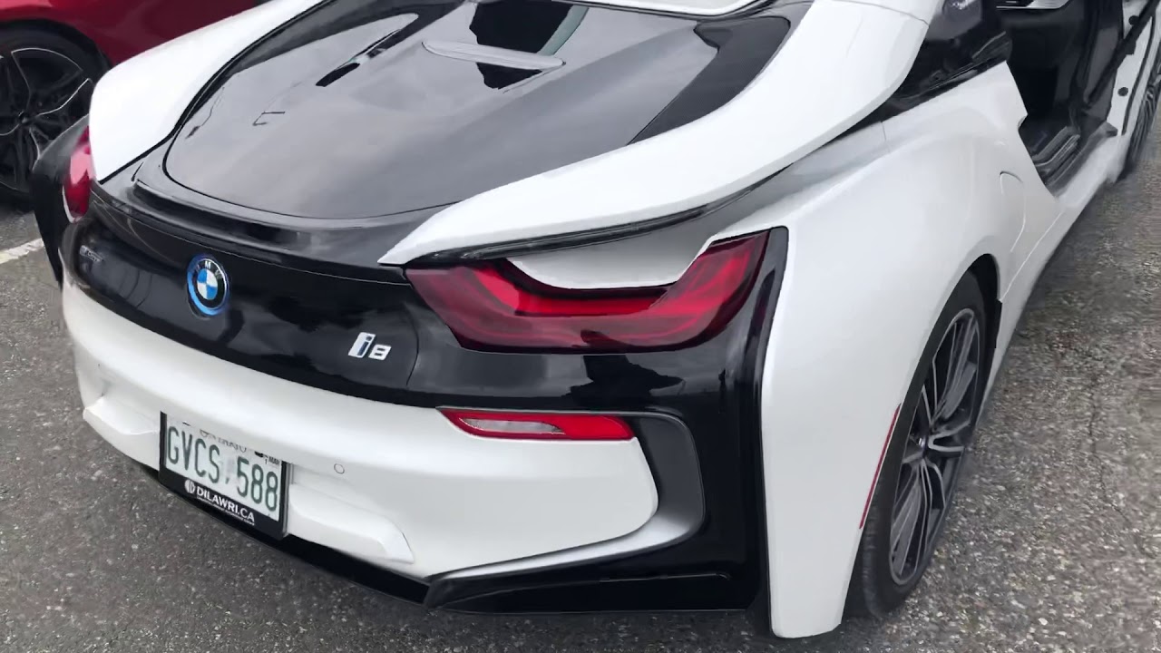 BMW I8 & MCLAREN 720S - YouTube