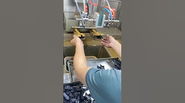 automatic paint sprayer in factory#automatic #automation #spraypaint #shortvideo #vairalshort