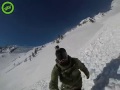 Snowboarder komt in lawine gaat fout