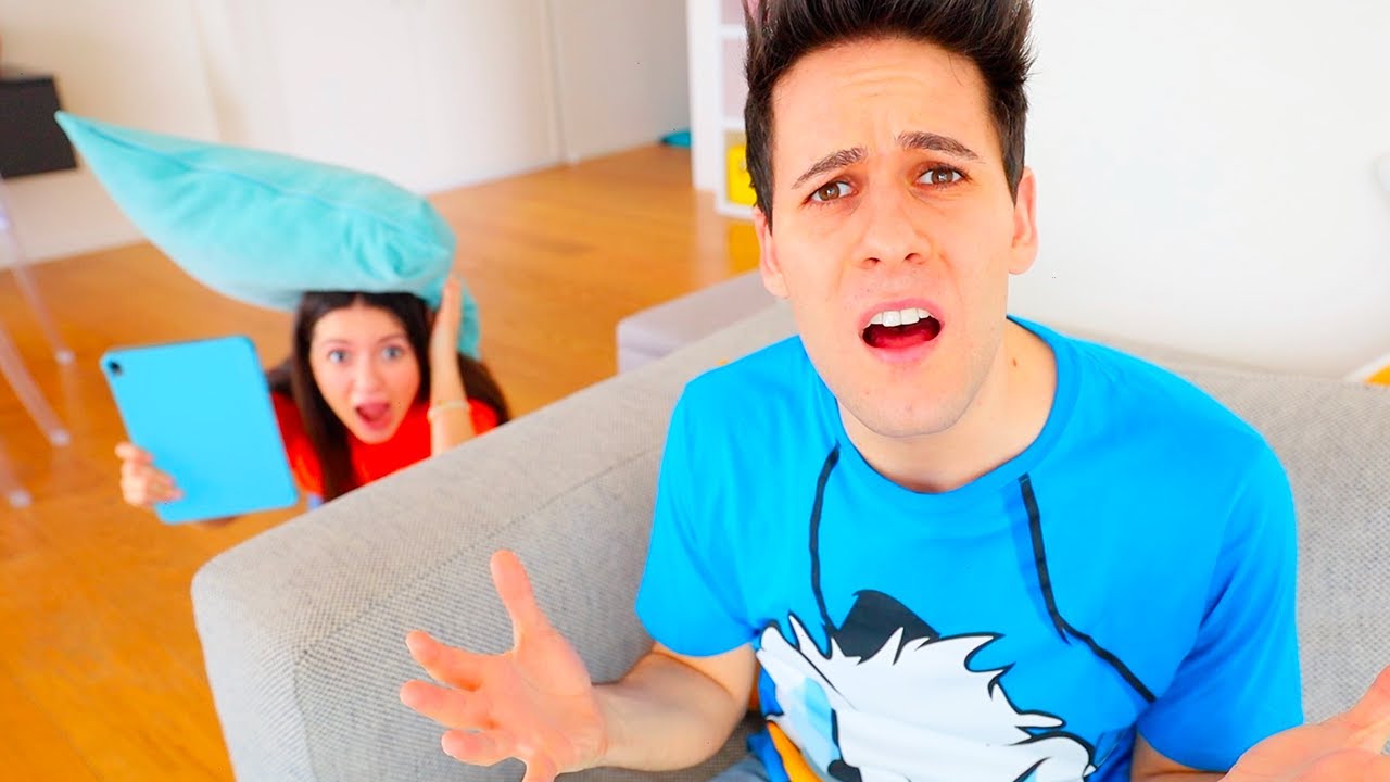 SCHERZO LUÌ CREDE CHE C'È UN FANTASMA!