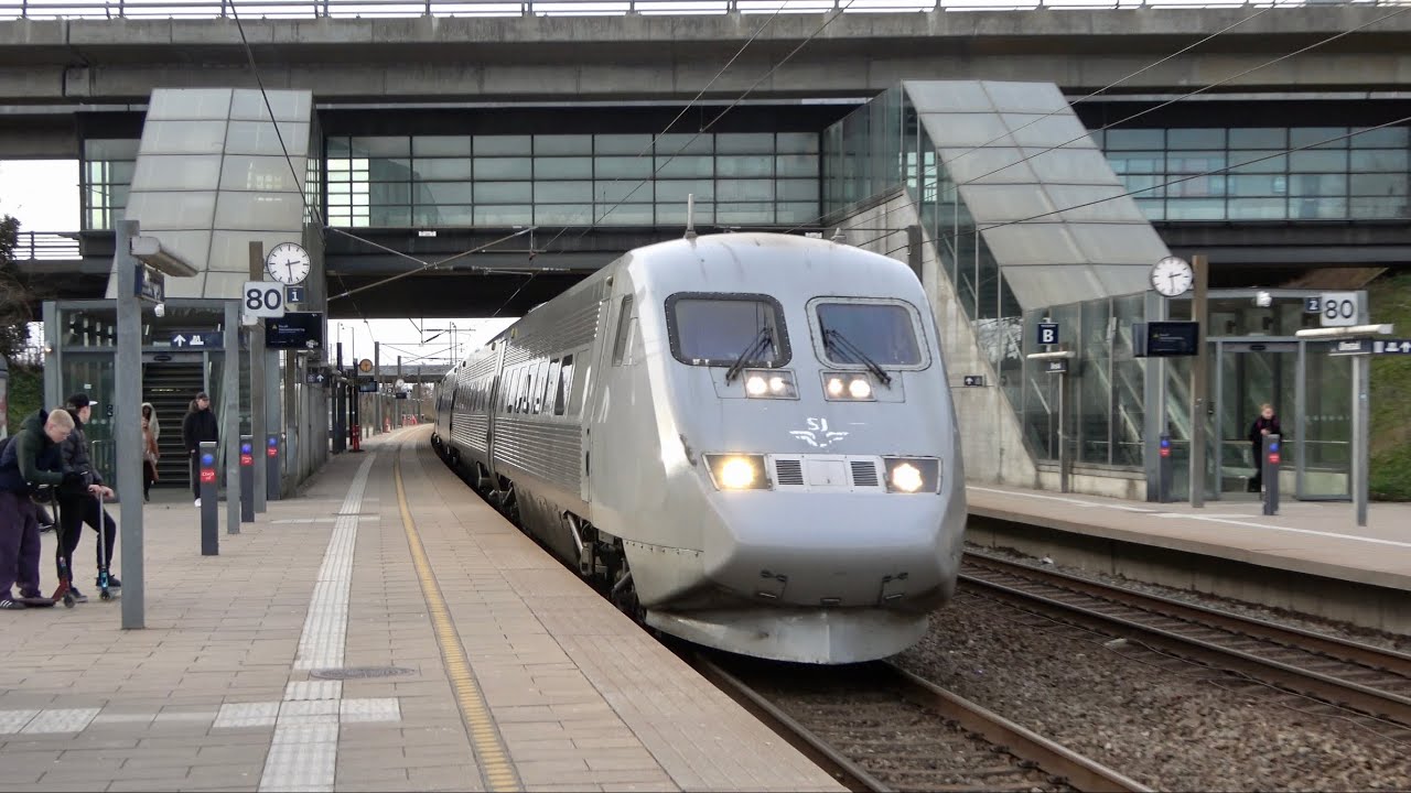 Tåg vid Ørestad station