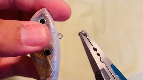 Remove split rings to upgrade treble hooks (Fishing How To