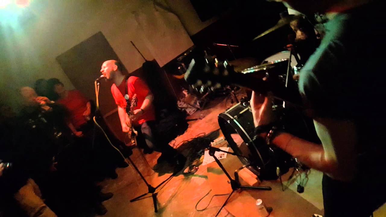 Hondartzako Hondakinak live @ Athénée Libertaire  (2016-04-09)