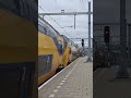 VIRM 4 komt aan op Den Bosch #treinen @TreinSpotter_Drenthe