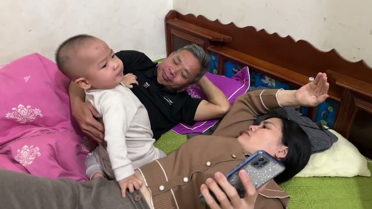 Coca Bị Bà Nội T.ẩn Cho Một Trận Tơi Bời Vì 