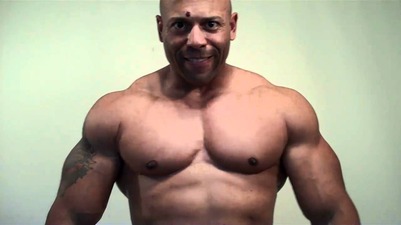 BODYBUILDING,MOST MUSCULAR,Carl Matthews Showtime 10% Body Fat Off Season - YouTube