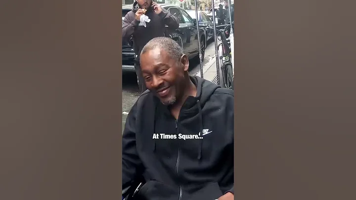 Homeless man gets $50,000 surprise in Times Square