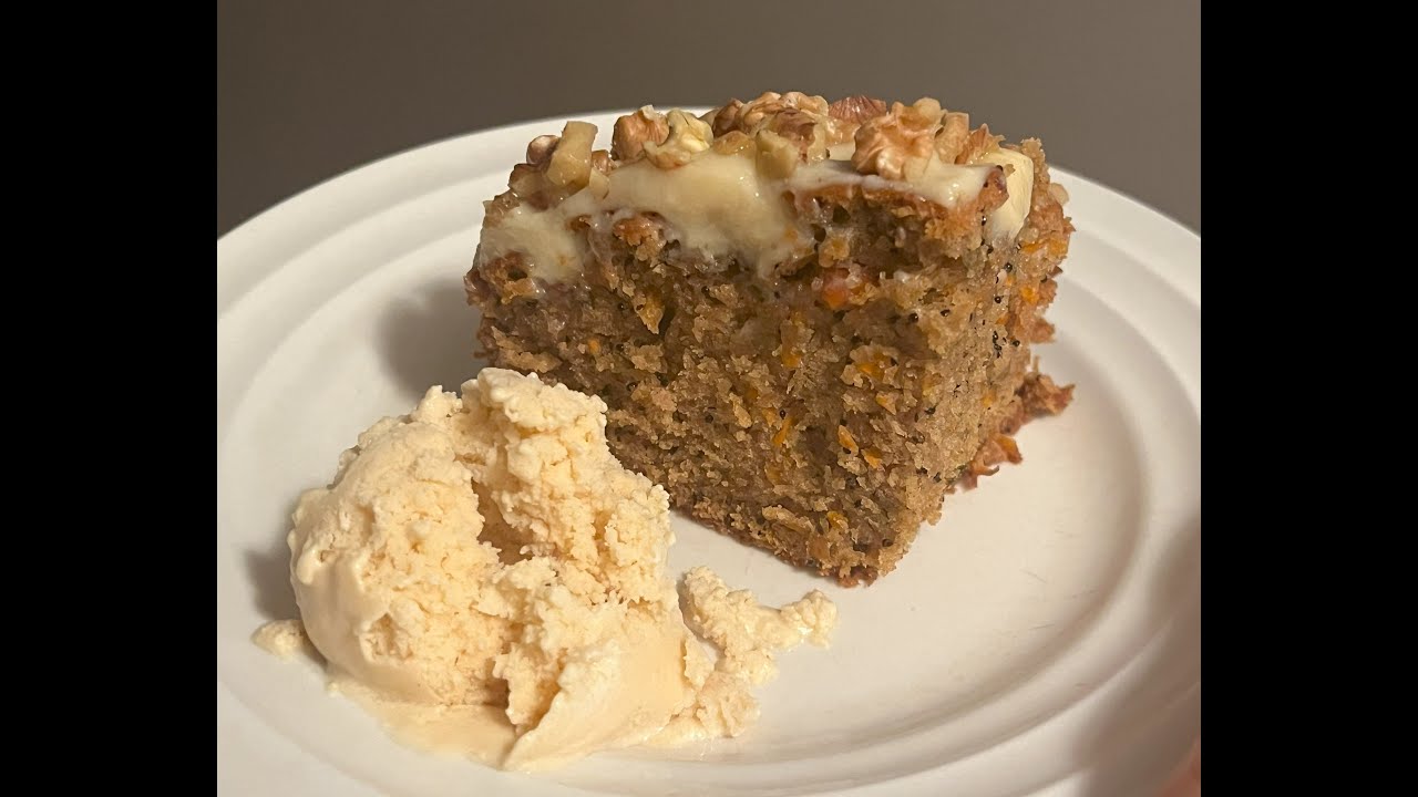 Mounsey Minute Episode 22 : Birthday Carrot Cake with Northern Food Forest ingredients!