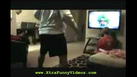 Kinect Accident - X-BOX Kinect goes TOTALLY wrong! X-BOX Kinect FAIL