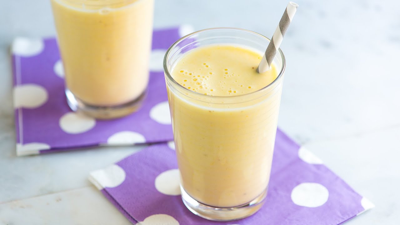 Easy 26-Minute Banana Smoothie Recipe - How to Make a Banana Smoothie