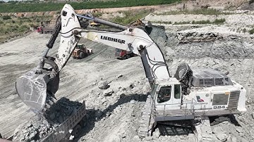 Massive Excavators In Action: Liebherr 984, CAT 385C & Volvo EC700C - Sotiriadis/Labrianidis 4k