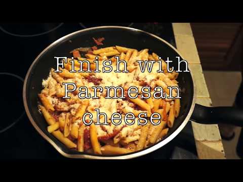 Garlic Bacon Tomato Pasta Recipe - Super easy Pasta sauce