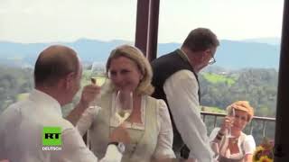 Путин и Себастьян Курц уезжают вместе со свадьбы  главы МИД Австрии