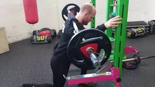 HAND SUPPORTED SAFETY BAR SPLIT SQUAT