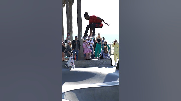 Los Angeles Venice Beach Skatepark with Profesional skateboarders #sea #sport #action #jump #fast