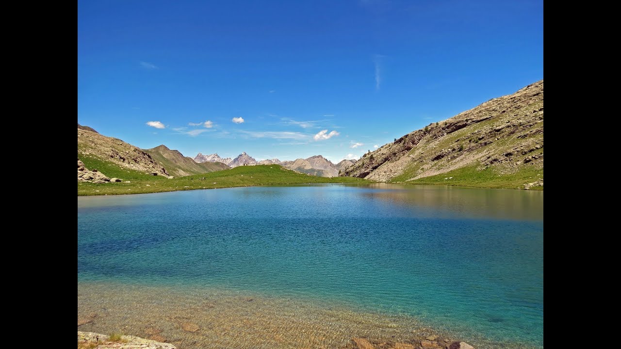Le Vallon et le lac du Lauzanier depuis Larche (Le Pont Roche)