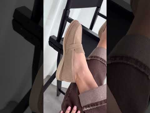 Легкі пісочні лофери натуральна замша з перфорацією, видео 1