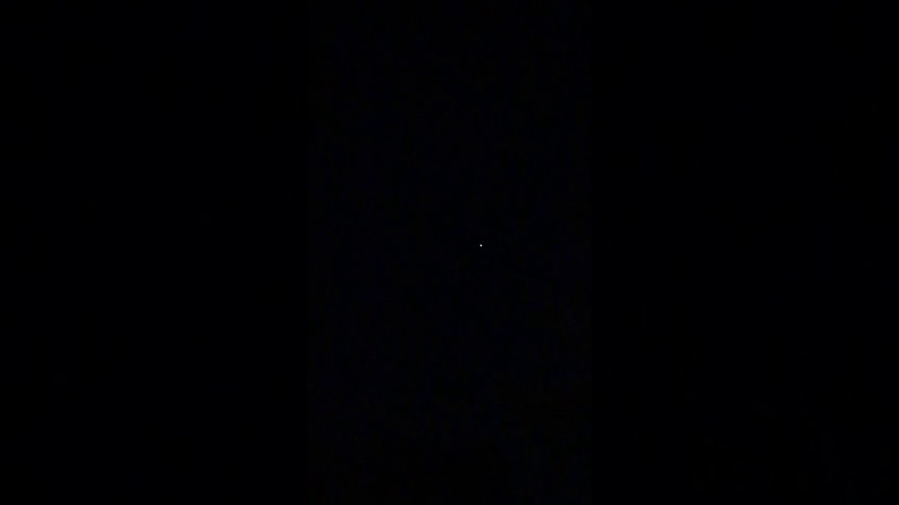 Star looking light travels thru the sky