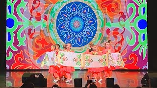 Татарский танец с полотенцами.