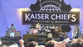 Kaiser Chiefs - Long Way for Celebrating (Main Square Festival 2011)