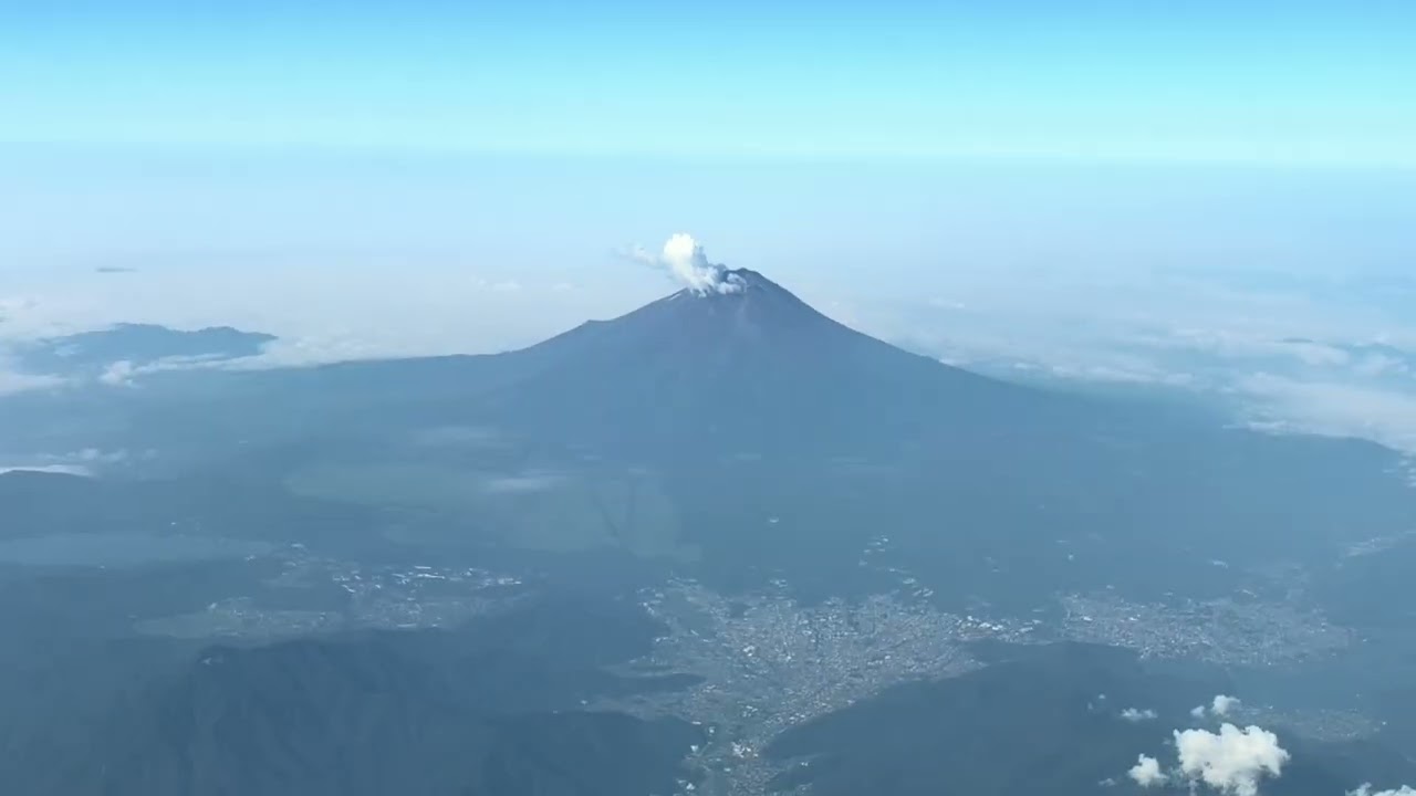 2026/07/21 JAL303 HND→FUK〜夏の富士山（チョイ遠め） - YouTube