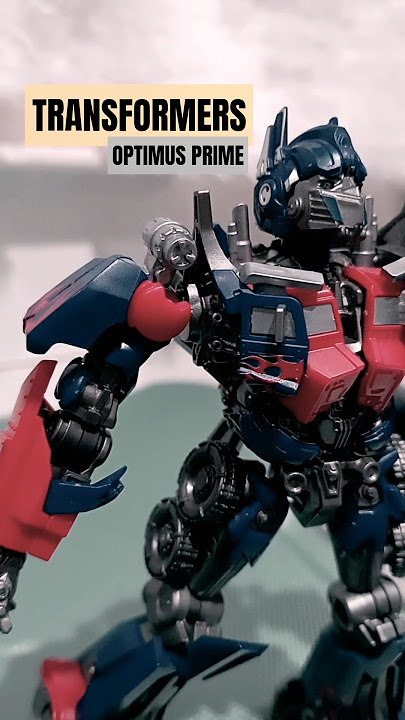 Optimus prime sending massage#optimusprime #transformers #cybertron #hasbro #orionpax #autobots