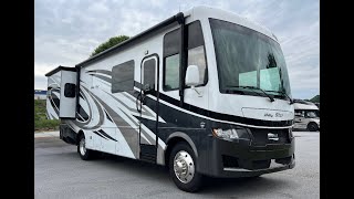 2023 Newmar Bay Star 3014 (preowned)