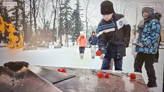 Есть русские корни -Ты не человек! Семья с 10 детьми бежит из Латвии в Россию!