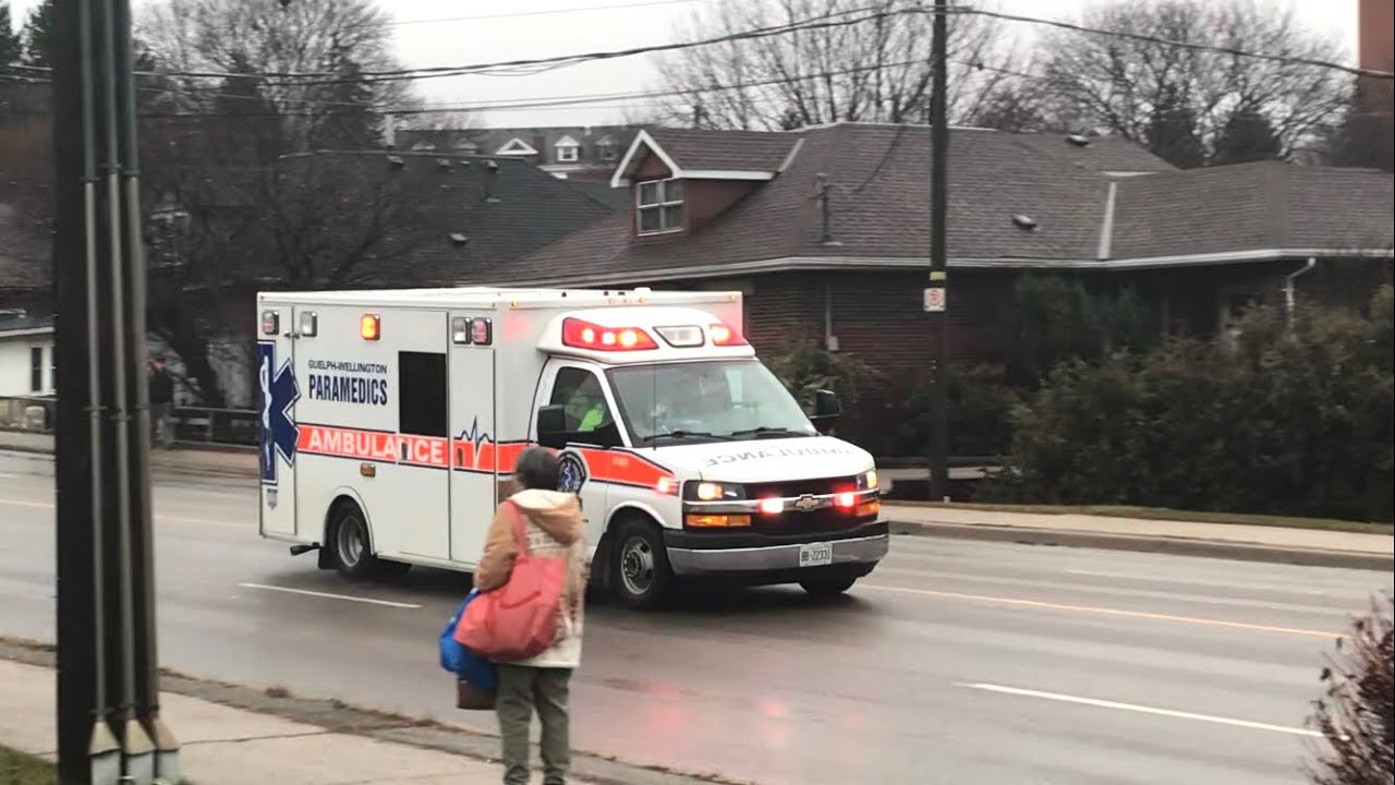 Guelph Wellington EMS (2199) Responding Code 4 Through intersection
