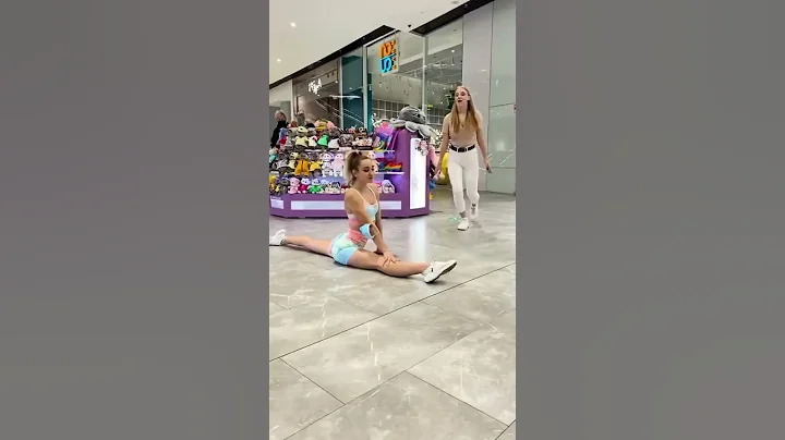 Taught the girl to sit on the splits! 🤩 #shorts