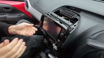 Toyota Aygo II, Citroen C1 II, Peugeot 108 - Headunit removal and wiring connector pinout details