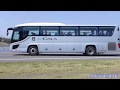 横転寸前！　大型バス高速スラローム