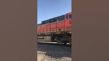 Front and back locos of BNSF grain train