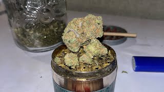 EAZEEZ Up Blue Dream Strain Review 