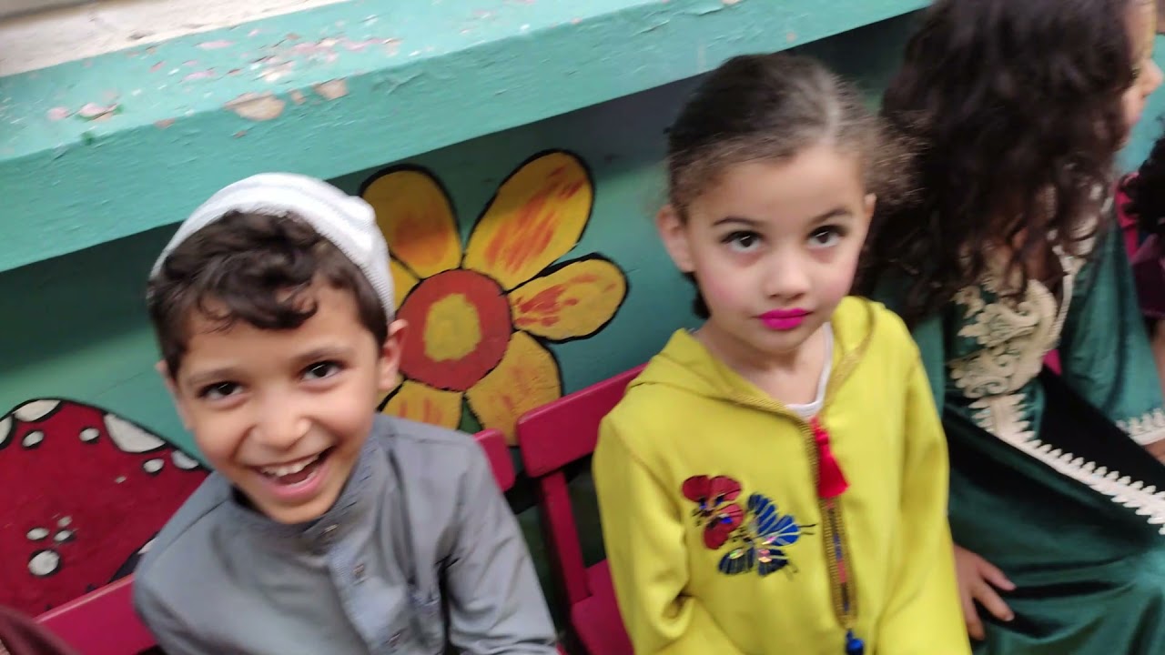 une séance de henné donnée à ces petits anges du Nid Familial