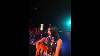 Miniatura de vídeo de "Jackie Greene - 2010-09-12 - Fire Escape - Set 1.4 - Cry Yourself Dry.MOV"