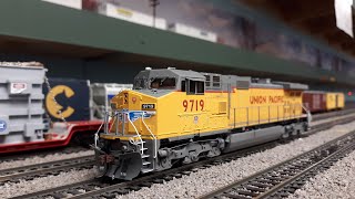 Athearn Genesis 2.0 Dash-9-44CW HO Scale Review