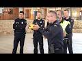 Agentes de Policía Local participan en un curso de formación sobre el manejo de pistolas ‘taser