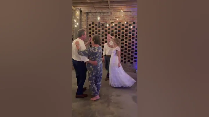 Scott and Leigh Dance at Lillian and Grants wedding.