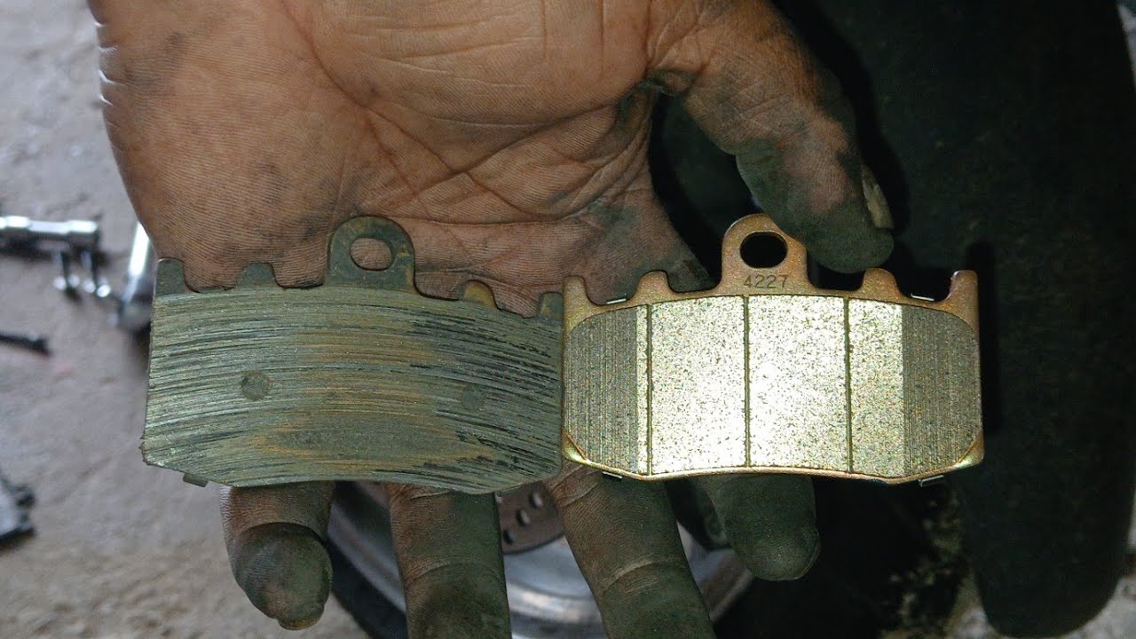 Brake pads replacement on the BMW 1200RT