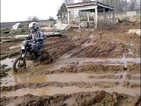 Питбайк в грязи