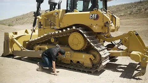 Dozer Undercarriage Maintenance: The Daily Walkaround